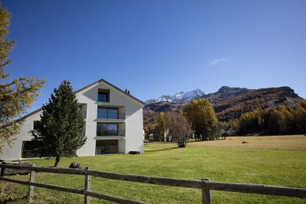 Freier Balkonausblick auf die Silserseelandschaft  